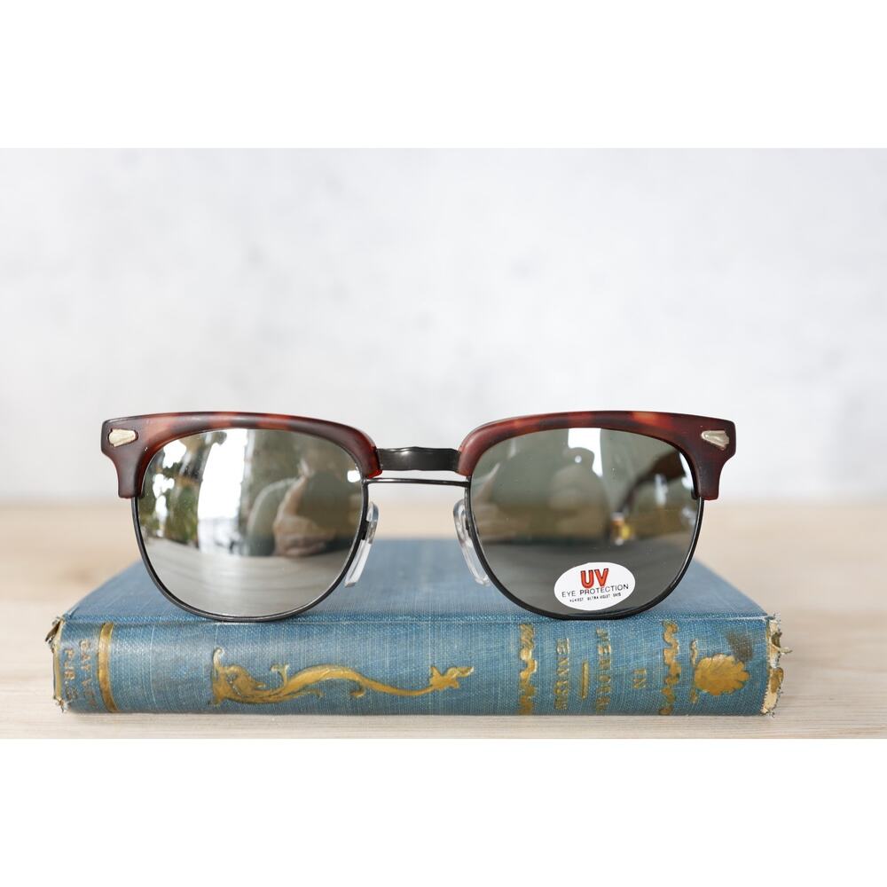 Vintage sunglasses 1990s Y2K mirror lens Preppy Old Money academia Retro